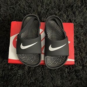 Black Nike toddler slides